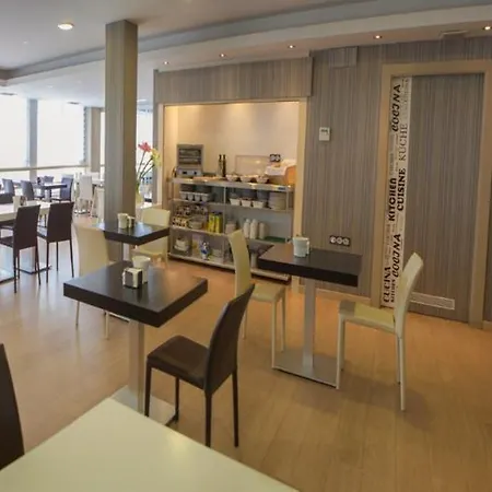 Aparthotel Aguadulce 3*